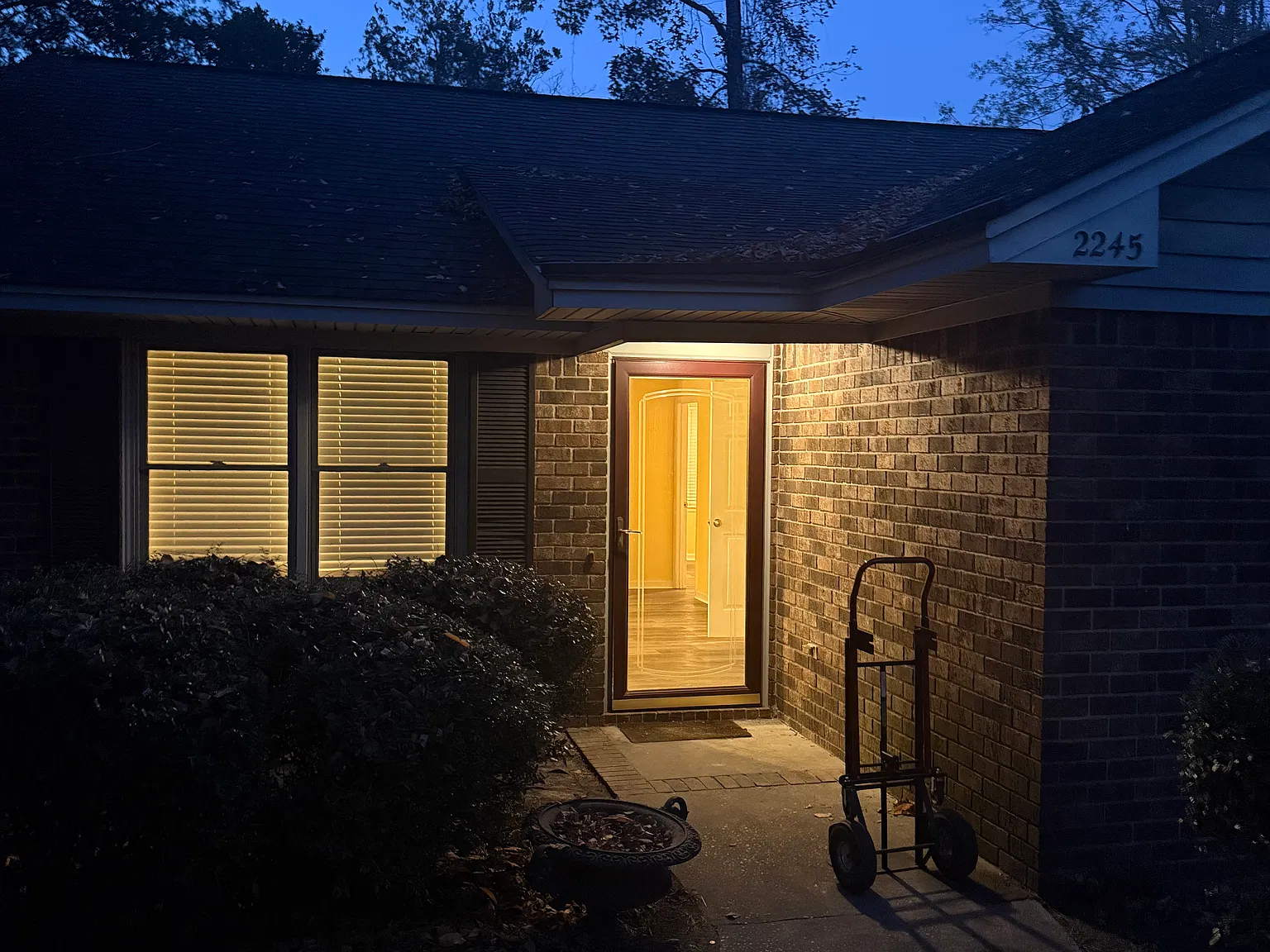 2 bed, 1077 sqft, $1,250 — Photo 1