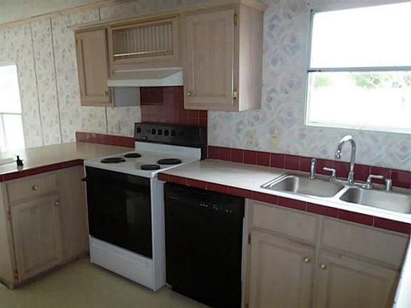 5th image of 1784 River Oak Dr