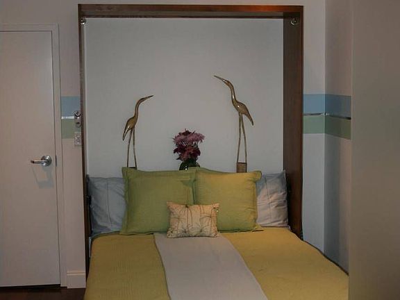 Queen size Murphy bed