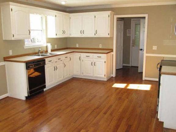 4th image of 7204 Flagstone Dr