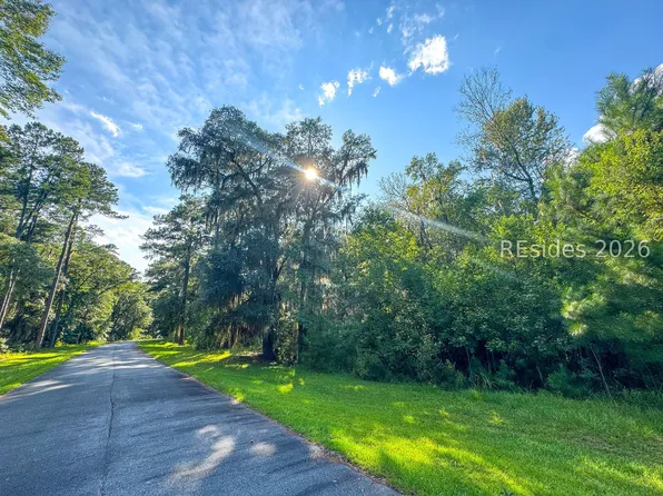 271 Oakridge Ln, Daufuskie Island, SC 29915