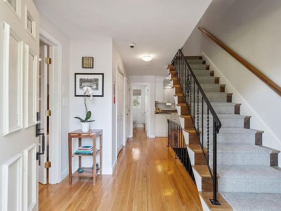 4th image of 10 Lancaster Pl