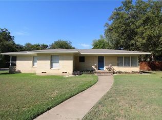510 Bellevue Dr, Cleburne, TX 76033
