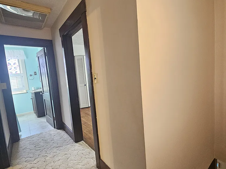 1237 Benton Ave — Photo 7