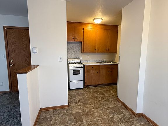 2nd image of 4707 University Ave NE APT 104