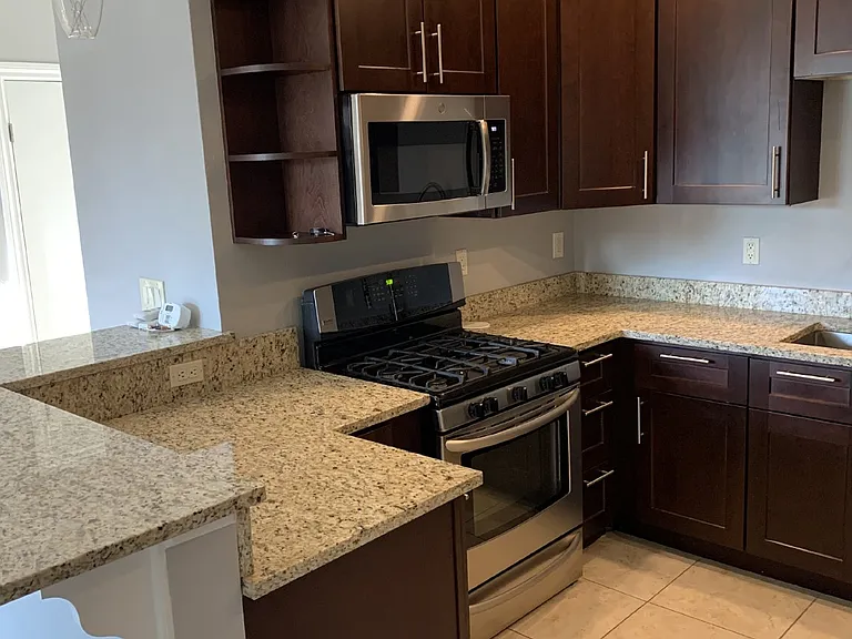 1700 N Emerson St #306 — Photo 6