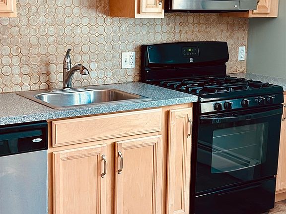4th image of 11 Myles Standish Dr Unit 10