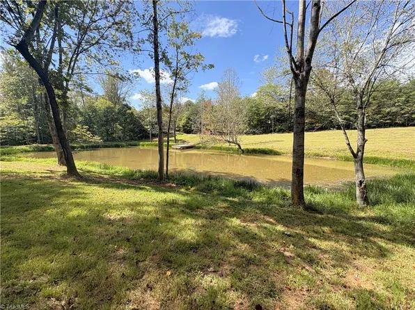 Steele Rd, Sandy Ridge, NC 27046