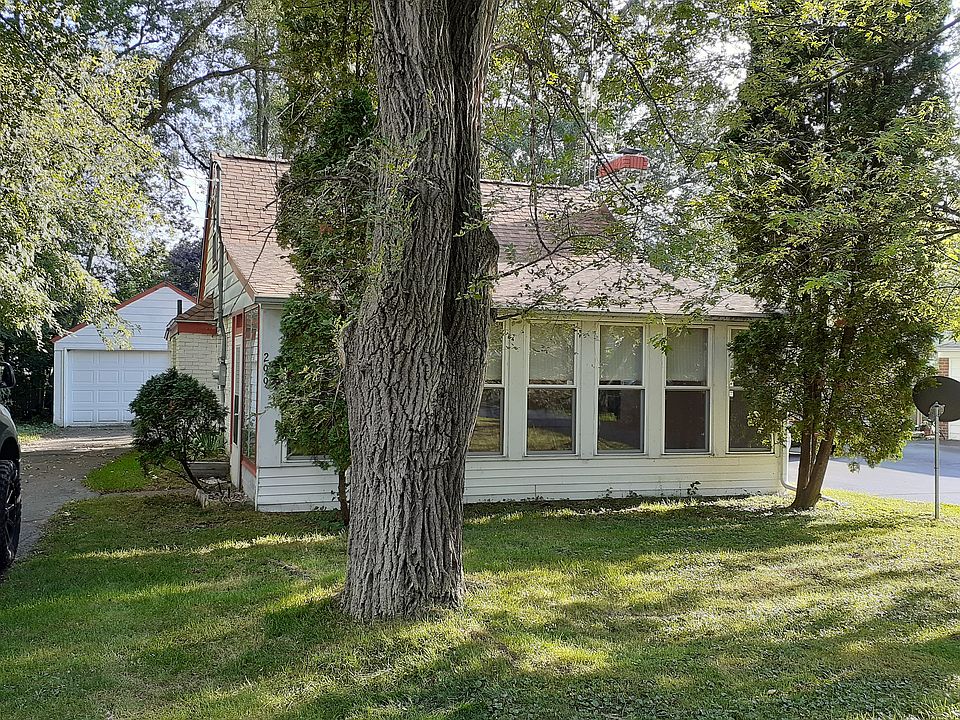 1st image of 299 Eldred St