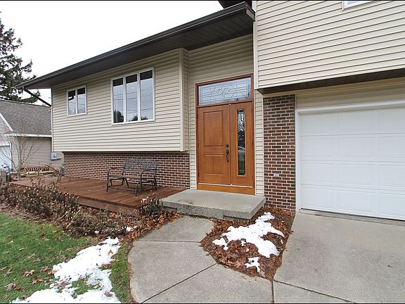 5th image of 8383 Cowan Lake Dr NE
