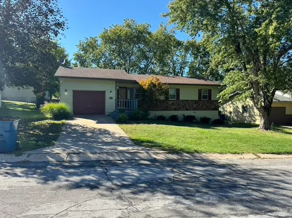 305 John Place, Neosho, MO 64850