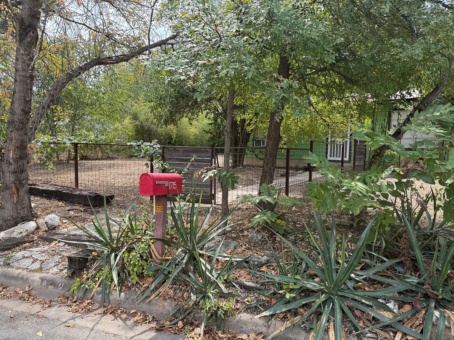 2 bed, 800 sqft, $1,750 — Photo 2