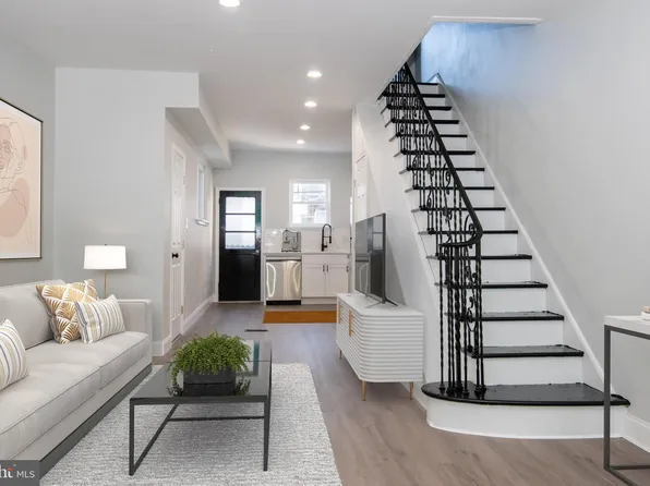 2122 S Chadwick St, Philadelphia, PA 19145