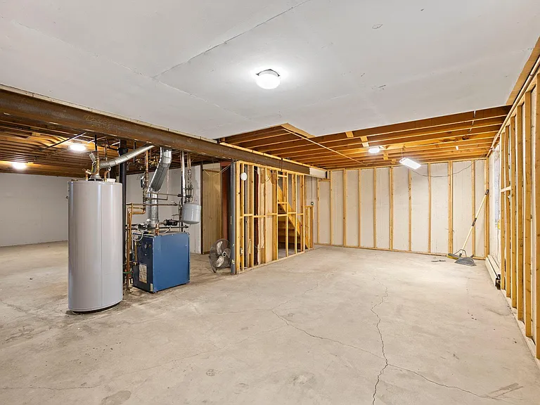 3570 S Hillcrest Dr — Photo 23