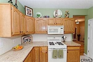 4th image of 4 Thistle Dr