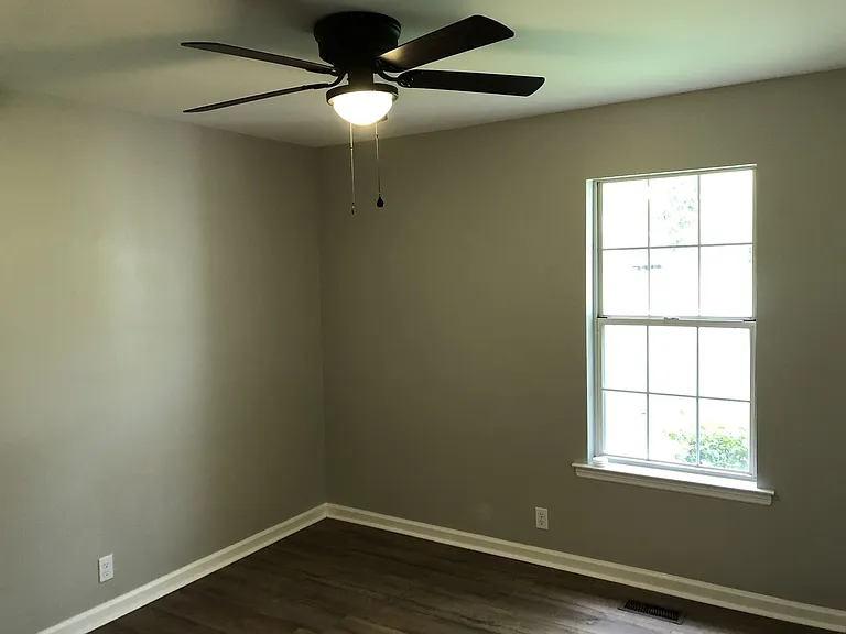 314 Castlewood Dr — Photo 18