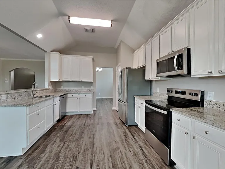 8227 Sports Haven Dr — Photo 4