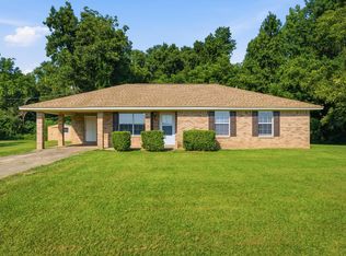 7 Price Ln, Collins, MS 39428