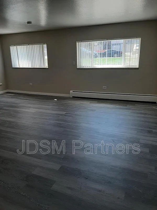 2 bed, 1.0 bath, 925 sqft, $1,150 — Photo 3
