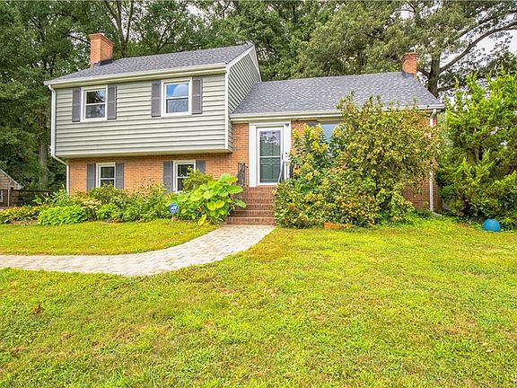 4th image of 1032 Southam Dr