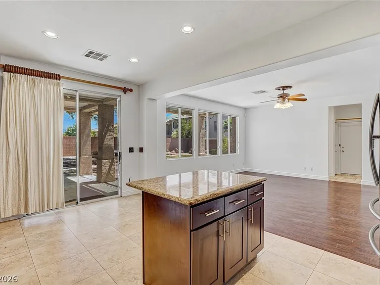 3034 Carbondale St — Photo 18
