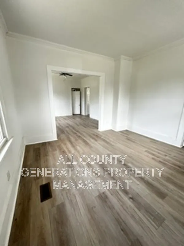 3 bed, 1.0 bath, $1,195 — Photo 4