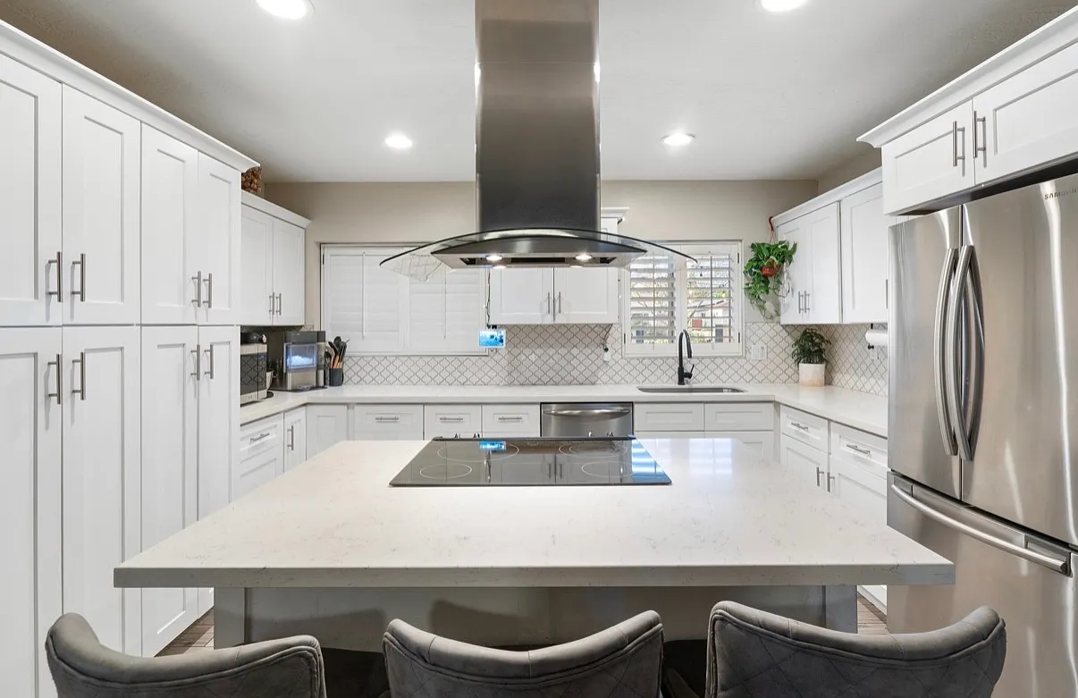 5 bed, 2346 sqft, $4,200 — Photo 4
