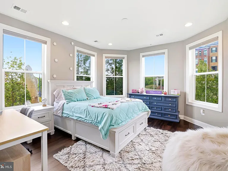 500 Riversail Ln #438 — Photo 8
