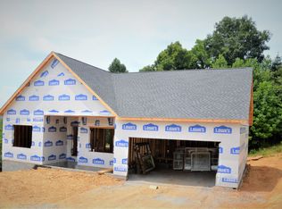 179 Fox Ridge Dr, Mount Carmel, TN 37645