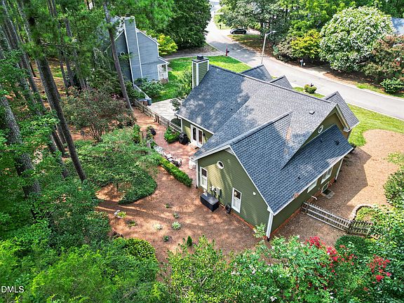 4th image of 828 Joyner Ct