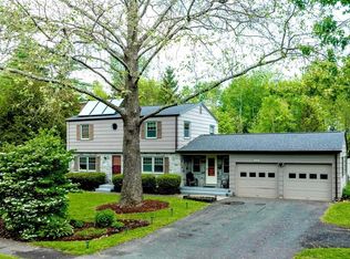 137 Glendale Rd, Amherst, MA 01002