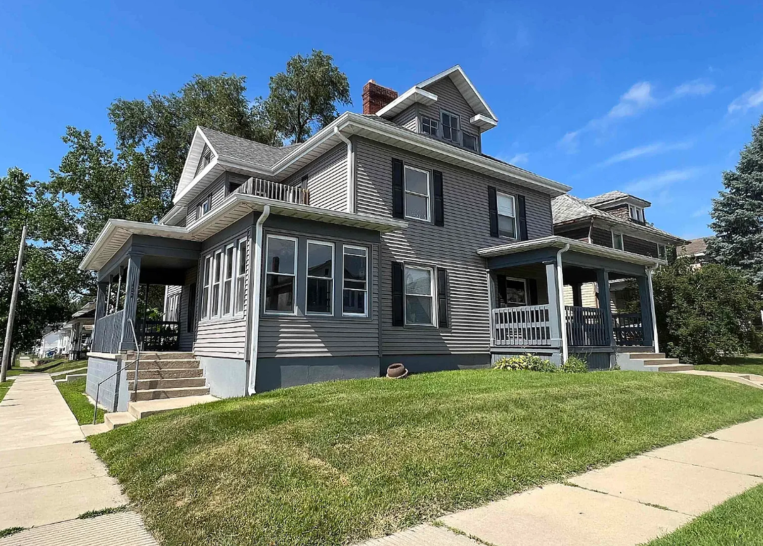 1400-1402 E Market Street — Photo 1