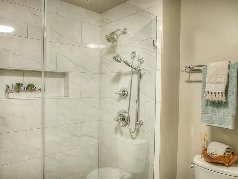 Riverview Bathroom- Penthouse