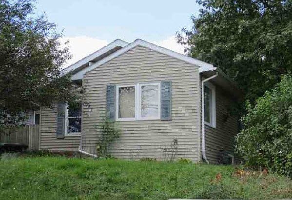 2nd image of 104 S Illinois St