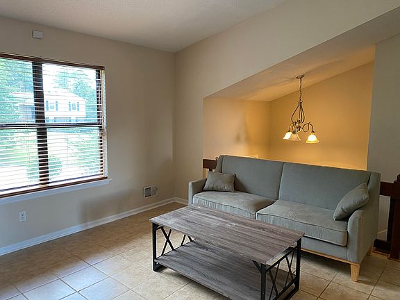 3rd image of 3504 Greenwood Drive