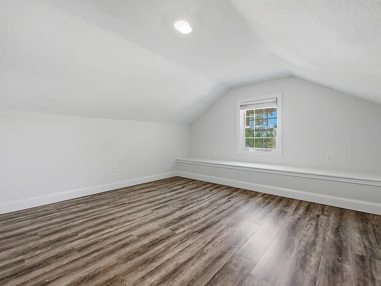 111 Laurel Ct #3 — Photo 17