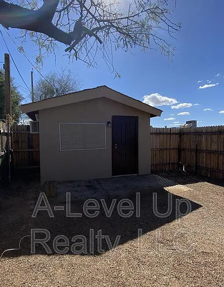 3909 S 14th Ave #3 — Photo 2