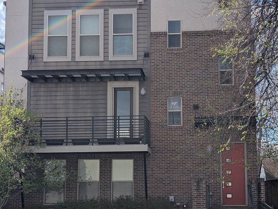 Fantastic, light-filled front unit