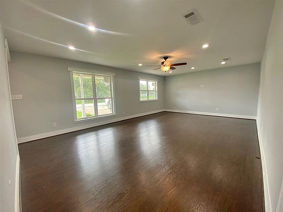 3rd image of 2601 Saba Ln