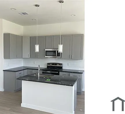 4 bed, 1417 sqft, $2,500 — Photo 2