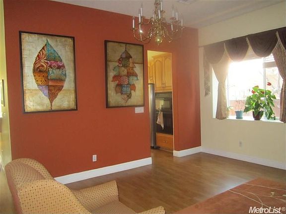4th image of 1325 Blough Way