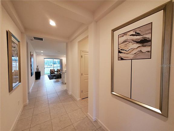 2nd image of 822 Lady Bird Ln