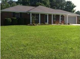 100 McFarlen Dr, Hazel Green, AL 35750