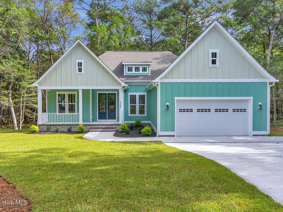 1st image of 749 Mallard Court SE