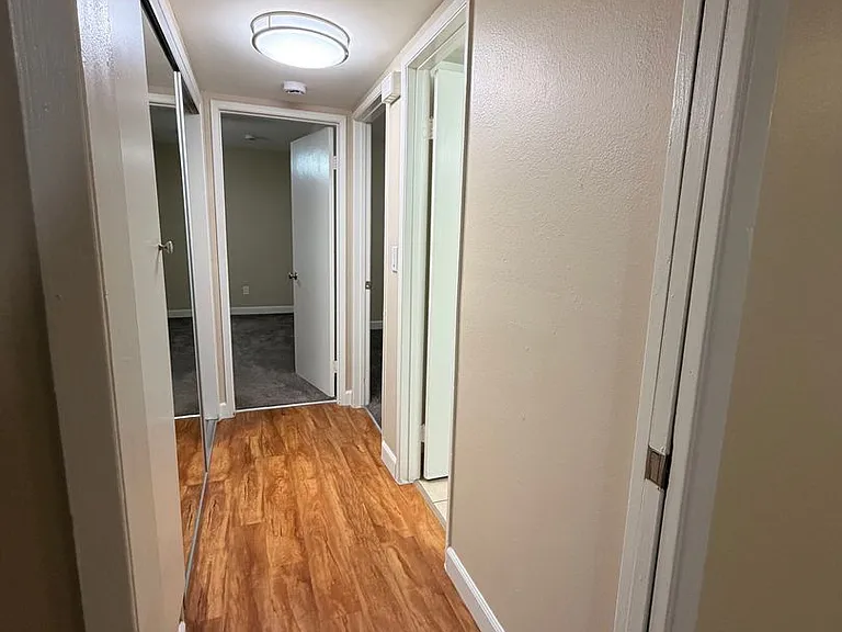 Portofino Apartments — Photo 7