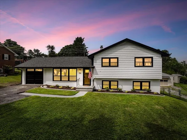 950 McHenry Ave, Christiansburg, VA 24073