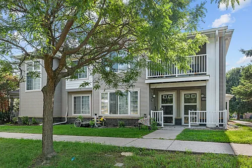 Clark Place Apartments & Townhomes Photo 1