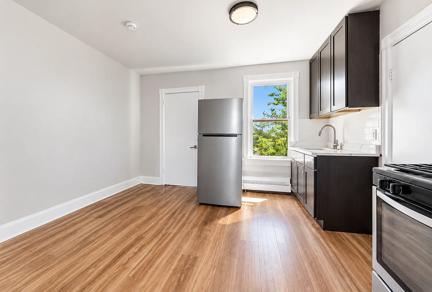 2 bed, $1,900 — Photo 1