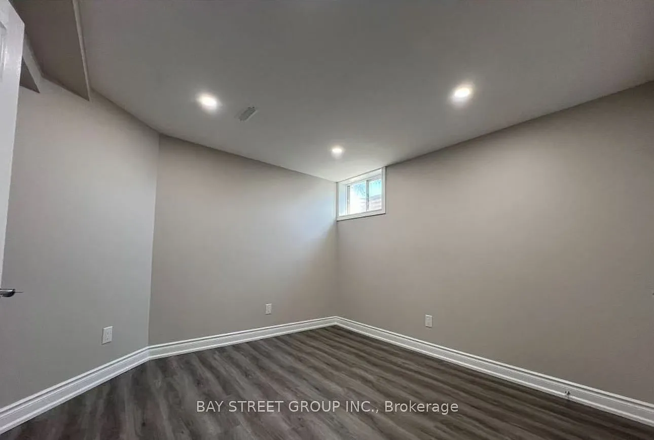2 bed, $1,900 — Photo 4