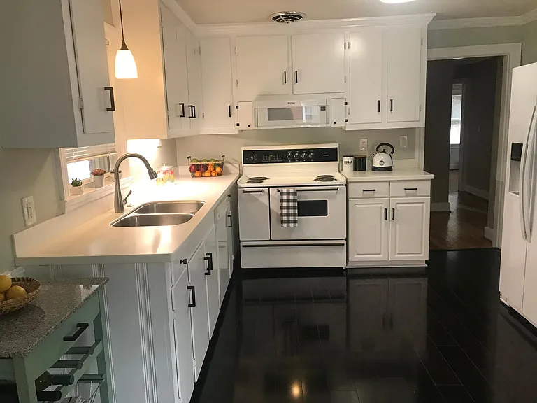 2702 Crockett Dr — Photo 11
